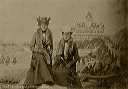 2women_beach_2